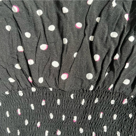 ABERCROMBIE & FITCH BLACK AND WHITE POLKA DOT LONG SLEEVE CROPPED TOP W/ V NECK - Picture 7 of 7